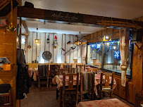 Atmosphère du Restaurant Le Petit Montagnard à La Léchère - n°16