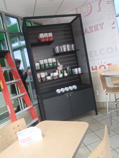 Bakery «Krispy Kreme Doughnuts», reviews and photos, 208 W 14 Mile Rd, Troy, MI 48083, USA