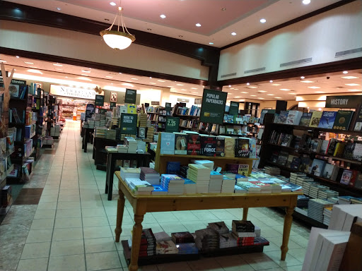 Book Store «Barnes & Noble», reviews and photos, 3102 Northline Ave, Greensboro, NC 27408, USA