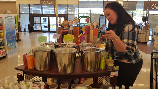 Shopping Mall «Del Mar Shopping Center», reviews and photos, 2707 Via De La Valle, Del Mar, CA 92014, USA