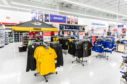 Sporting Goods Store «Academy Sports + Outdoors», reviews and photos, 14260 Manchester Rd, Manchester, MO 63011, USA