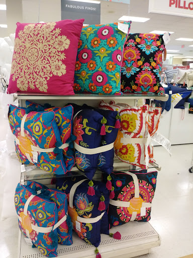 Shopping Mall «Lehigh Shopping Center», reviews and photos, W Union Blvd, Bethlehem, PA 18018, USA