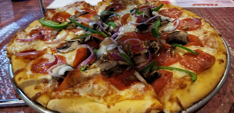 #3 best pizza place in Ocean Springs - Tom's Extreme Pizzeria