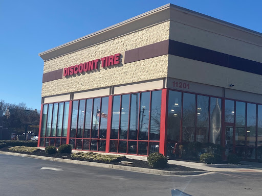 Tire Shop «Discount Tire Store - Farragut, TN», reviews and photos, 11201 Kingston Pike, Farragut, TN 37934, USA