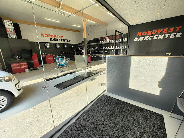 Åbningstider for Nordvest Dækcenter ApS