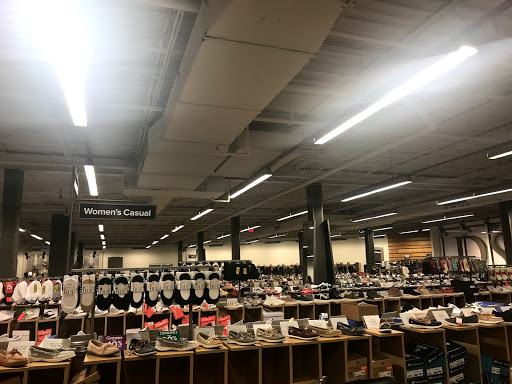 Shoe Store «DSW Designer Shoe Warehouse», reviews and photos, 8236 MN-7, St Louis Park, MN 55426, USA