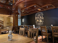 Atmosphère du Restaurant The Royal Pub à Chessy - n°15