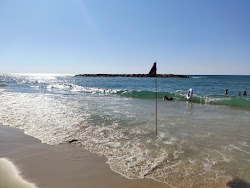 Delila beach'in fotoğrafı ve yerleşim