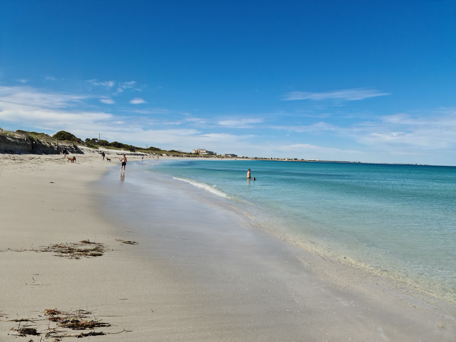 Photo de CyoConnor Beach avec rivage droit, long