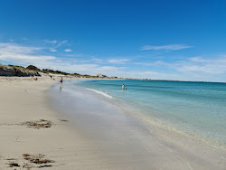 Photo de CyoConnor Beach avec rivage droit, long