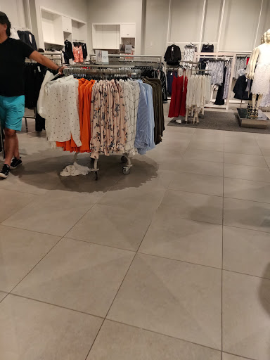 Clothing Store «Gap Outlet», reviews and photos, 11401 NW 12th St, Miami, FL 33172, USA