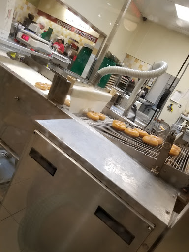 Donut Shop «Krispy Kreme», reviews and photos, 10781 Alpharetta Hwy, Roswell, GA 30076, USA