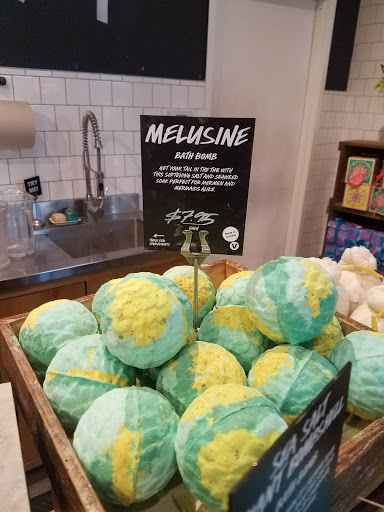 Cosmetics Store «Lush Cosmetics», reviews and photos, 303 Memorial City Way, Houston, TX 77024, USA