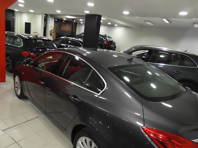 Tracção Motor-comércio de Veículos Automóveis, Lda - Loja de motocicletas