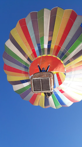 Agence de vols touristiques en montgolfière Bapteme en montgolfière champagne air show Saint-Lupien