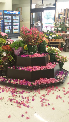 Supermarket «Save Mart Supermarkets», reviews and photos, 1449 E F St, Oakdale, CA 95361, USA