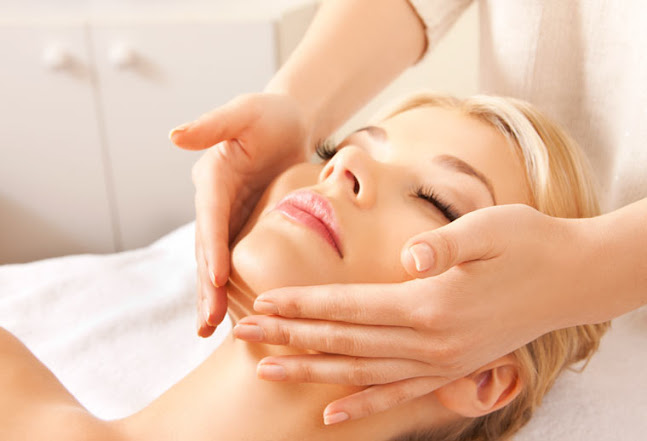 ‍ ️Madame Relax Institut (Massage, Fussreflexzonen­massage, Kobido Massage, Bindegewebemassage)