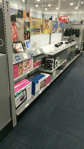 Electronics Store «Best Buy», reviews and photos, 208 Fortune Blvd, Milford, MA 01757, USA