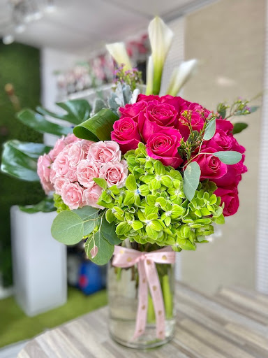 Florist «More Than Flowers», reviews and photos, 109 SE 2nd St, Miami, FL 33131, USA