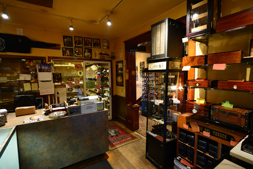 Tobacco Shop «Stogies On Grand», reviews and photos, 961 Grand Ave, St Paul, MN 55105, USA