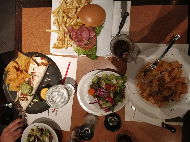 Αριθμός τηλεφώνου TGI Fridays Αριστοτέλους