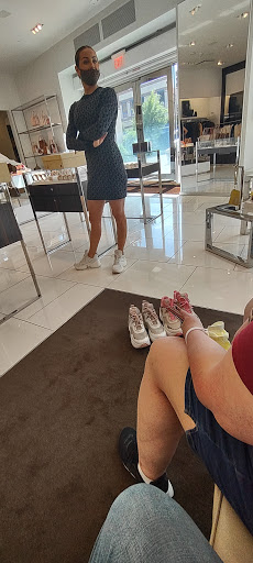 Fashion Accessories Store «Michael Kors», reviews and photos, 4747 Broadway St, Kansas City, MO 64112, USA