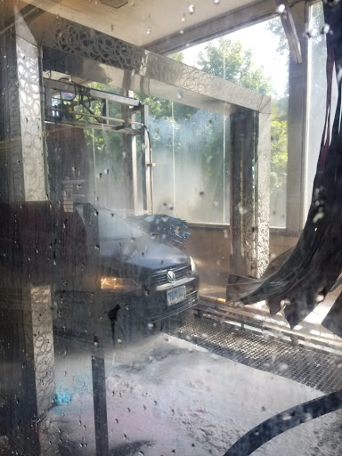 Car Wash «Glitz Car Wash», reviews and photos, 391 N Main St, Danbury, CT 06810, USA
