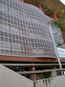 Biblioteca Central de Cornellà Carrer de Mossèn Andreu, 15, 08940 Cornellà de Llobregat, Barcelona, España