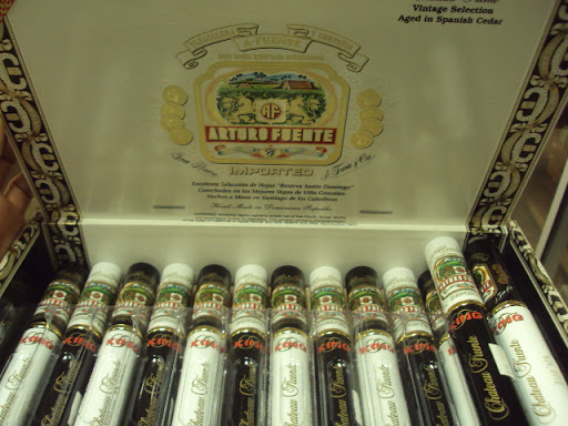 Tobacco Shop «Tobacco Town», reviews and photos, 17108 Fort St, Riverview, MI 48193, USA