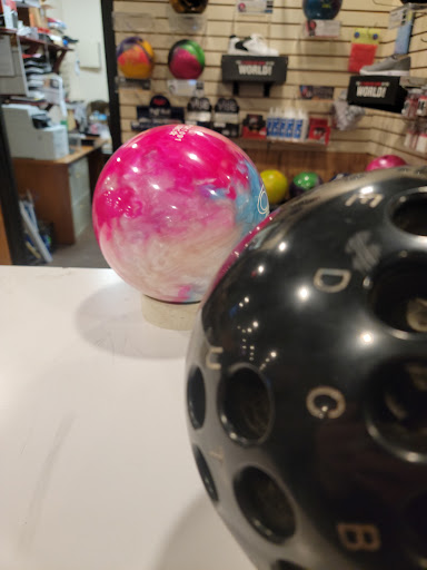 Bowling Alley «Green Lake Lanes Inc», reviews and photos, 7930 E Genesee St, Fayetteville, NY 13066, USA