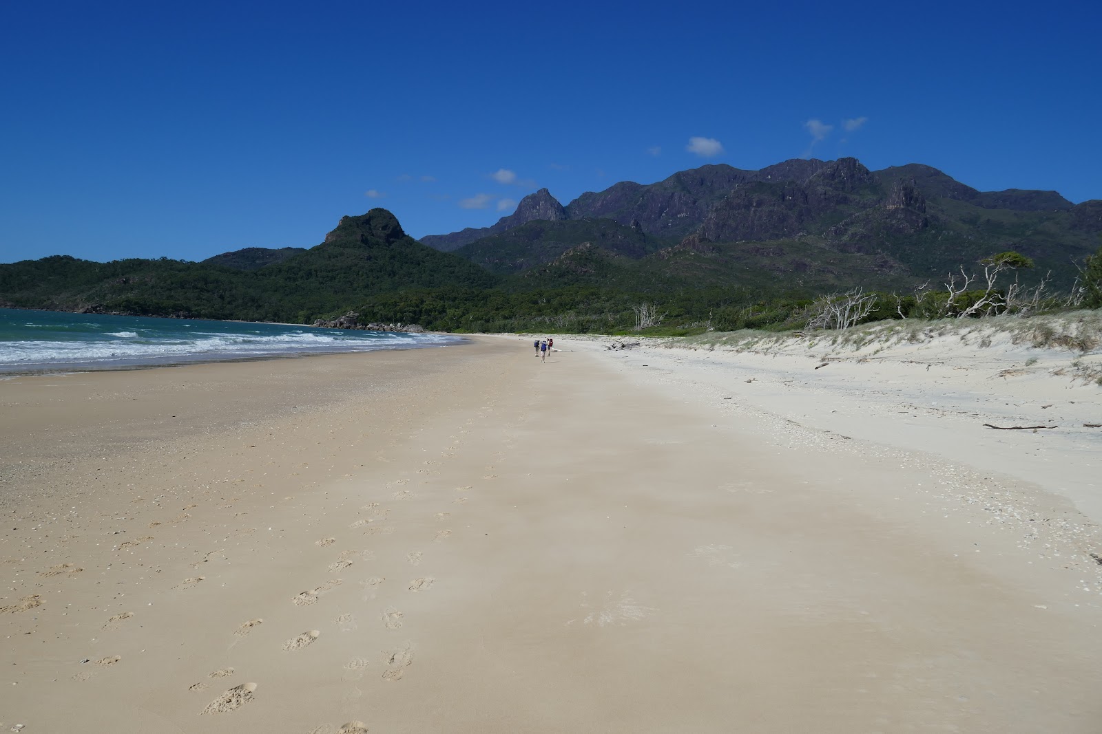 Ramsay Beach的照片 带有明亮的沙子表面