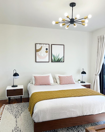 Rochelle Mort Home Staging and Interiors image
