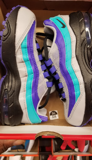 Clothing Store «Nike Factory Store», reviews and photos, 4401 N Interstate Hwy 35 #399, Round Rock, TX 78664, USA