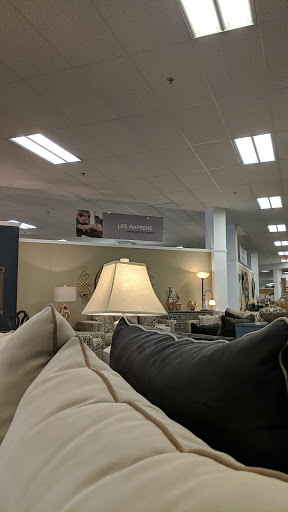 Furniture Store «Raymour & Flanigan Furniture and Mattress Store», reviews and photos, 50 Hale Rd, Manchester, CT 06040, USA