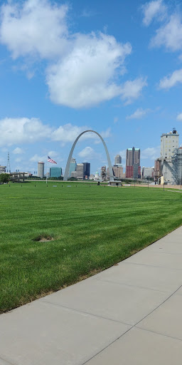 Tourist Attraction «Gateway Geyser», reviews and photos, 185 W Trendley Ave, East St Louis, IL 62201, USA