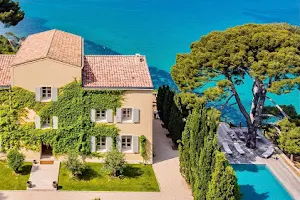 Le Collectionist | Luxury Villas & Chalet Rentals image