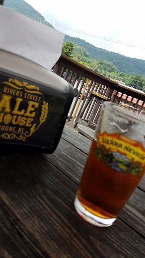 Bar & Grill «River Street Ale House», reviews and photos, 957 Rivers St, Boone, NC 28607, USA