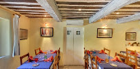 Atmosphère du Restaurant français Restaurant La Charrette Bleue à Condorcet - n°12