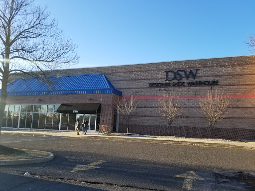 DSW Designer Shoe Warehouse, 300 Commons Way, Bridgewater, NJ 08807, USA, 