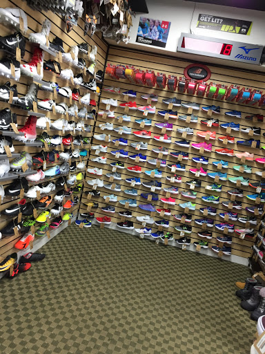 Shoe Store «Athletic Shoe Factory», reviews and photos, 3 Forest St, New Canaan, CT 06840, USA
