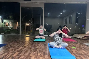Learn Yoga & Fitness Studio & Panchtattwa Wellness FC Road Deccan image