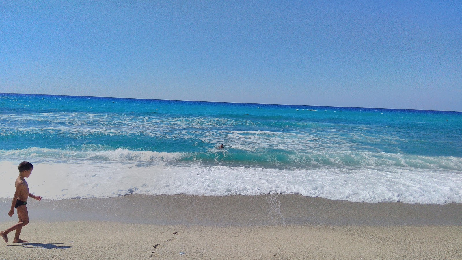 Fotografija Spiaggia Libera Di Zambrone z visok stopnjo čistoče