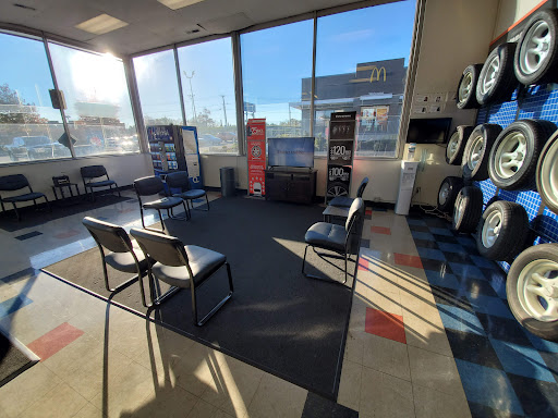 Tire Shop «Firestone Complete Auto Care», reviews and photos, 1145 Tolland Turnpike, Manchester, CT 06042, USA