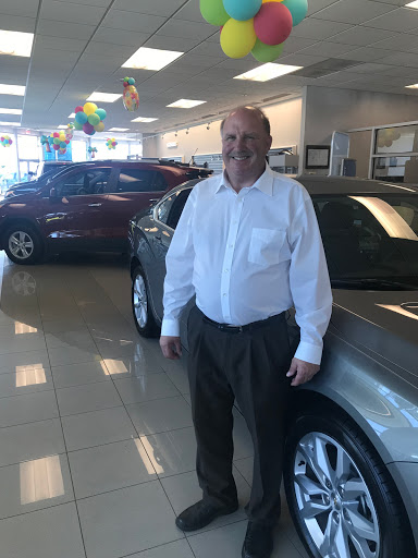 Car Dealer «Vic Canever Chevrolet», reviews and photos, 3000 Owen Rd, Fenton, MI 48430, USA