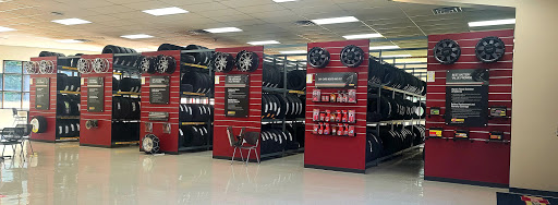 Tire Shop «Les Schwab Tire Center», reviews and photos, 11038 WA-525 #8, Clinton, WA 98236, USA