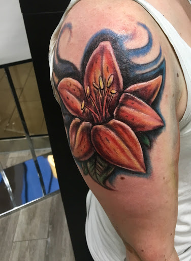 Tattoo Shop «Euphoria Body Piercing & Tattoo», reviews and photos, 8700 NE Vancouver Mall Dr #165, Vancouver, WA 98662, USA