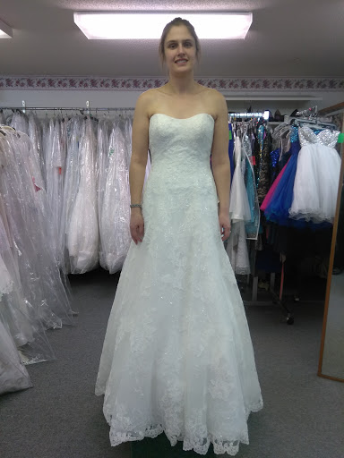 Bridal Shop «Classy Consignments Bridal», reviews and photos, 2540 N Ferry St, Anoka, MN 55303, USA