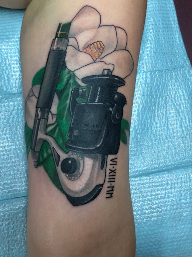 Tattoo Shop «Sacred-X-Pressions Tattoo Studio», reviews and photos, 134 Miracle Strip Pkwy SE, Fort Walton Beach, FL 32548, USA