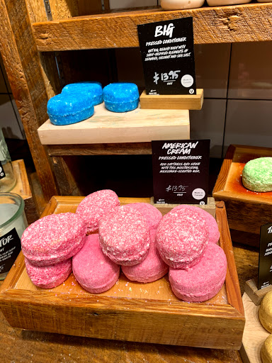 Cosmetics Store «LUSH Fresh Handmade Cosmetics», reviews and photos, 7900 Shelbyville Rd, Louisville, KY 40222, USA