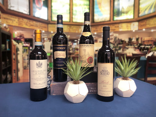 Liquor Store «Macadoodles- South Springfield», reviews and photos, 1455 E Independence St, Springfield, MO 65804, USA